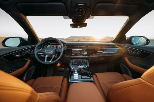 Black Audi Q8 Photo 4
