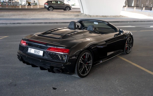 Черный Audi R8 Spyder Photo 4