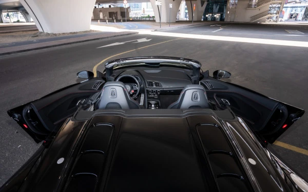 Черный Audi R8 Spyder Photo 8