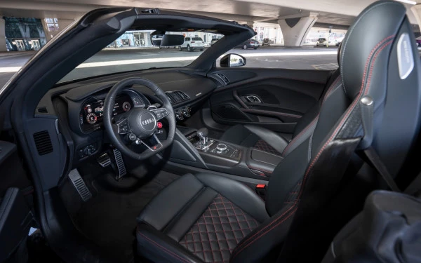 Черный Audi R8 Spyder Photo 9
