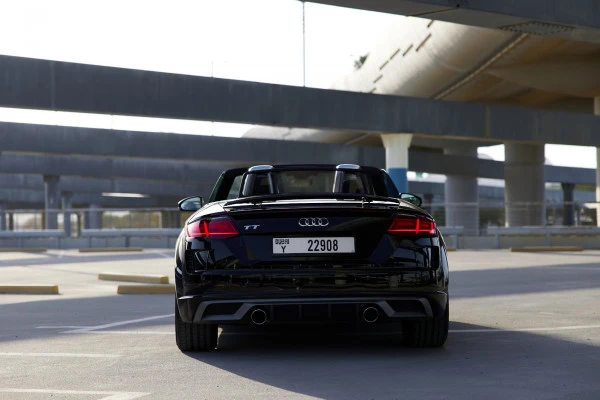 Черный Audi TT Photo 2