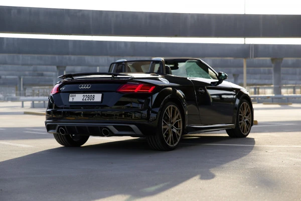Черный Audi TT Photo 3
