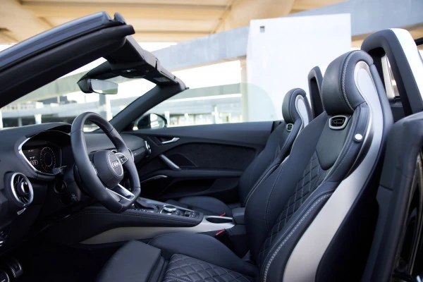 Черный Audi TT Photo 4