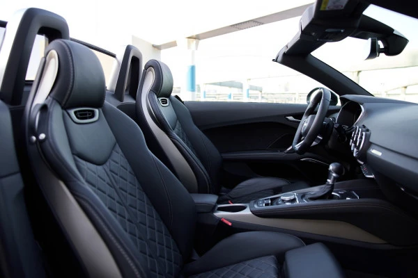 Черный Audi TT Photo 5