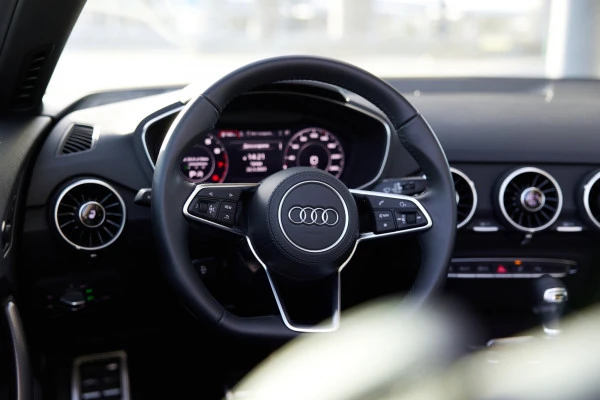 Черный Audi TT Photo 7
