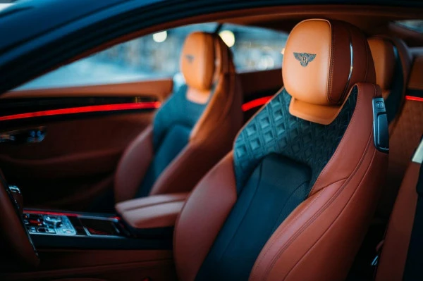 Black Bentley Continental GT Photo 3