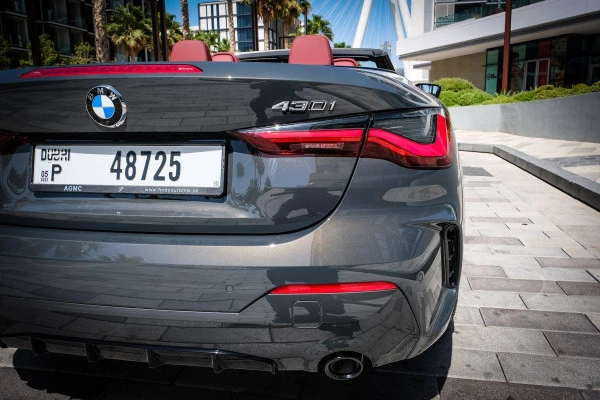 Dark Grey BMW 430i cabrio Photo 5