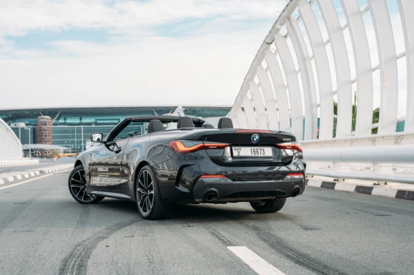 Black BMW 430i cabrio Photo 3