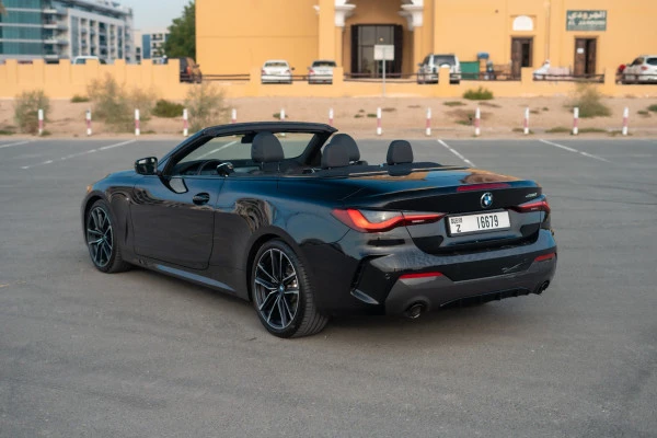 Black BMW 430i cabrio Photo 3