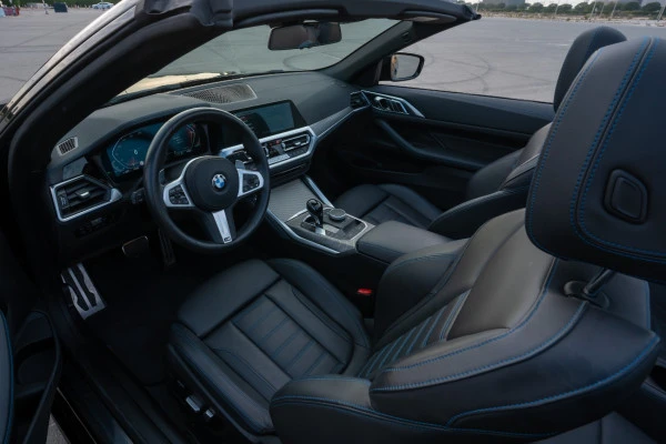Black BMW 430i cabrio Photo 4