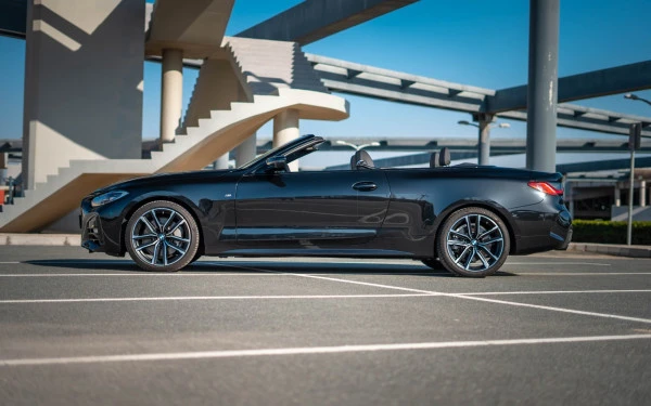 Black BMW 430i cabrio Photo 2