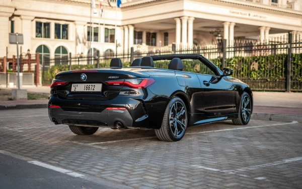 Black BMW 430i cabrio Photo 3