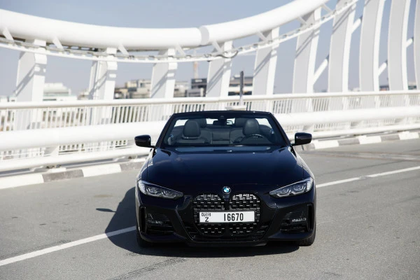Black BMW 430i cabrio Photo 2