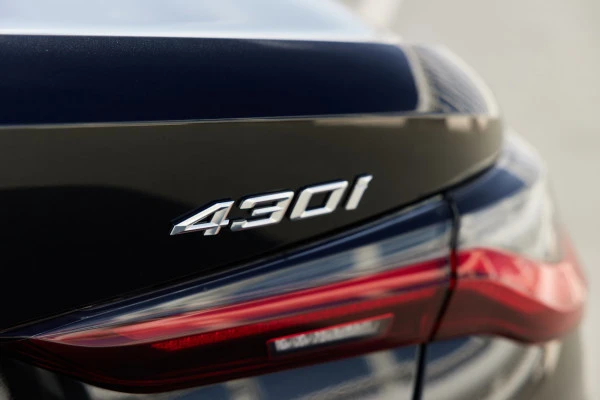 Black BMW 430i cabrio Photo 4