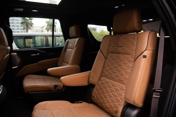 Черный Cadillac Escalade Photo 4