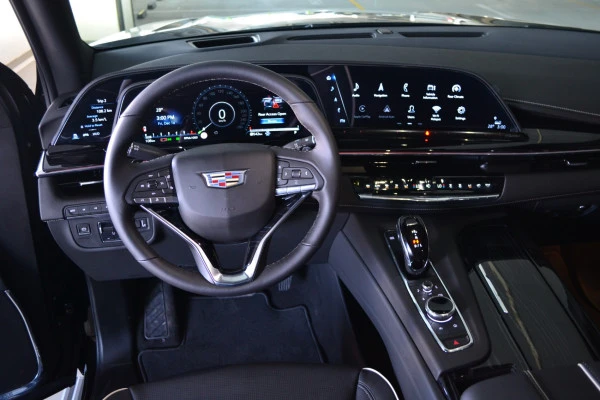 Черный Cadillac Escalade Photo 3