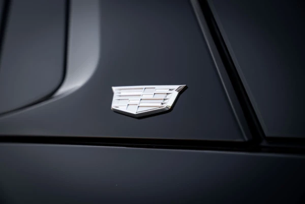 Черный Cadillac Escalade Photo 7