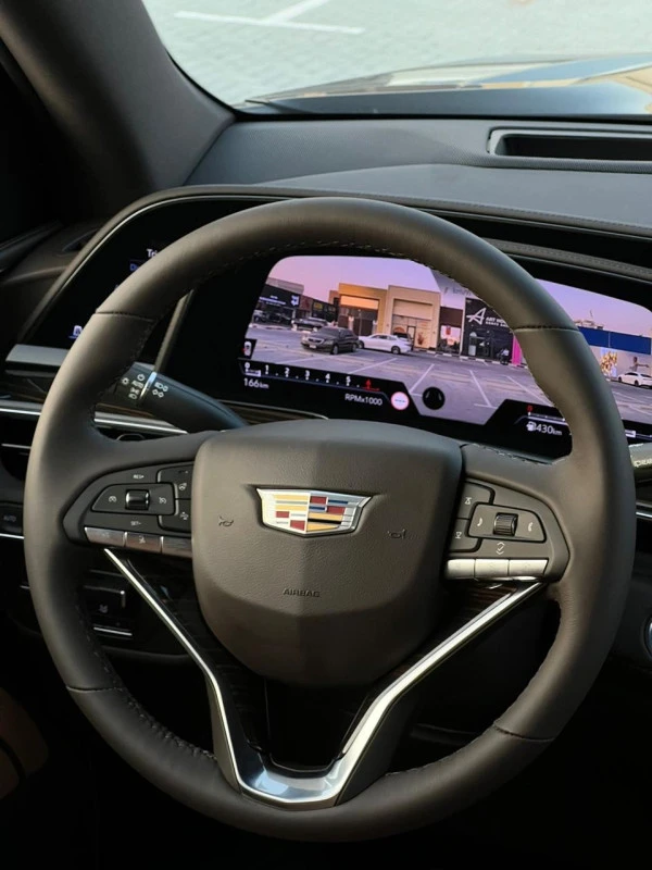 Черный Cadillac Escalade Photo 2