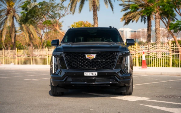 Черный Cadillac Escalade Photo 2