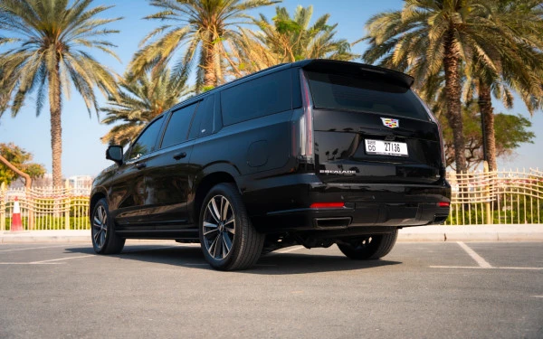 Черный Cadillac Escalade Photo 3