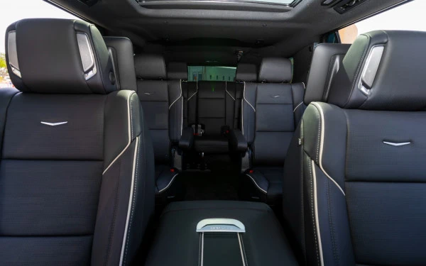 Черный Cadillac Escalade Photo 11
