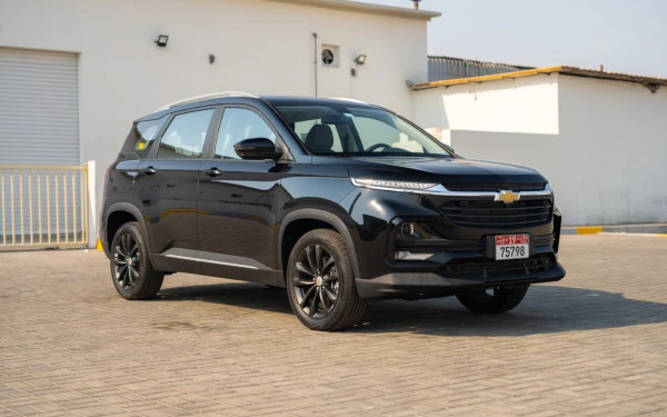 Black Chevrolet Captiva Photo 2