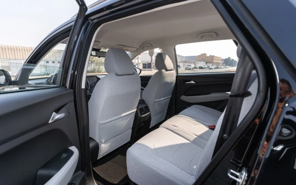 Black Chevrolet Captiva Photo 7