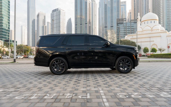 Black Chevrolet Tahoe RST Photo 3