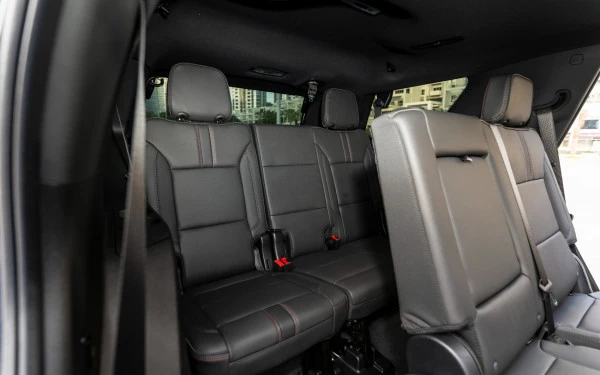Black Chevrolet Tahoe RST Photo 8