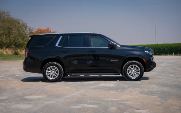 Black Chevrolet Tahoe Photo 2