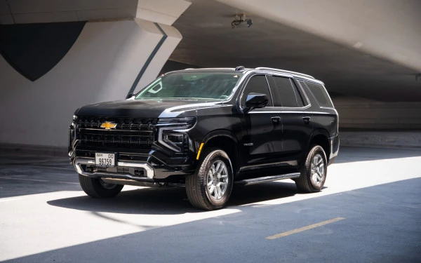 Black Chevrolet Tahoe Photo 2