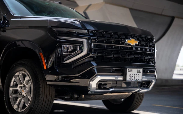 Black Chevrolet Tahoe Photo 4