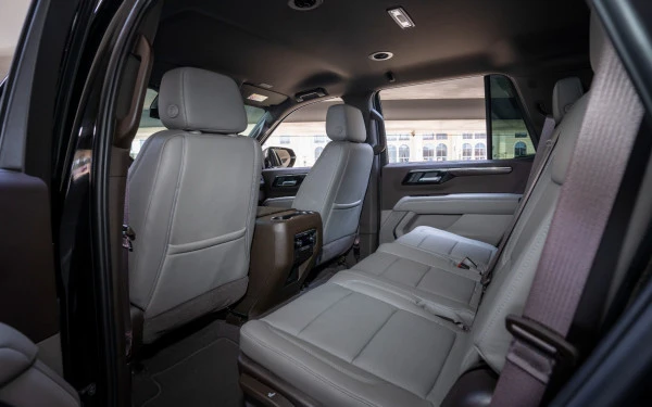 Black Chevrolet Tahoe Photo 8