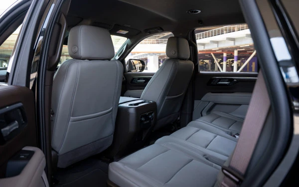 Black Chevrolet Tahoe Photo 10