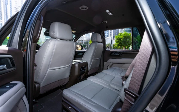 Black Chevrolet Tahoe Photo 11