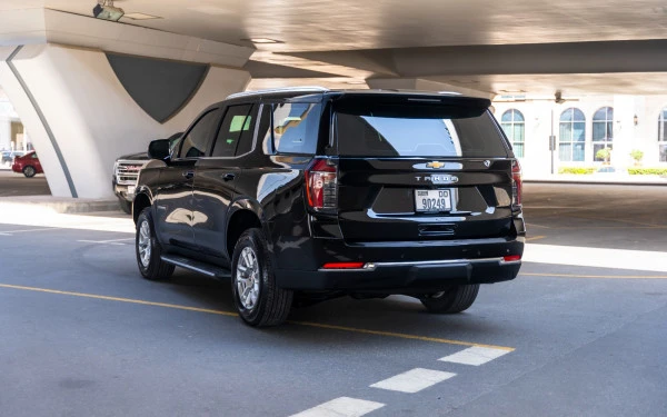 Black Chevrolet Tahoe Photo 3