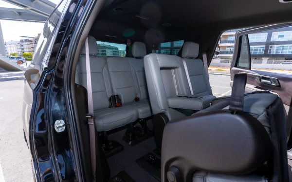 Black Chevrolet Tahoe Photo 11