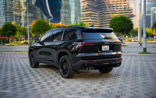 Черный Chevrolet Traverse Photo 2