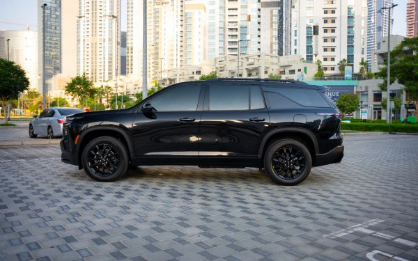 Черный Chevrolet Traverse Photo 3