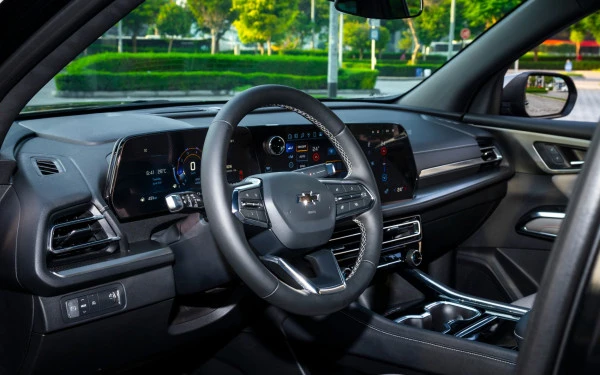 Черный Chevrolet Traverse Photo 9