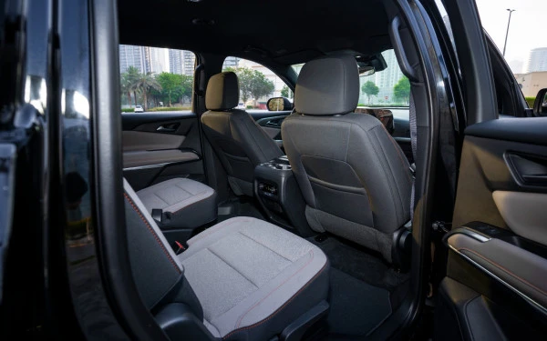 Черный Chevrolet Traverse Photo 11