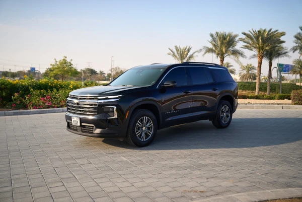 Черный Chevrolet Traverse Photo 2