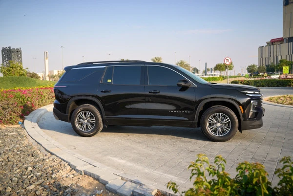 Черный Chevrolet Traverse Photo 3