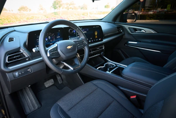 Черный Chevrolet Traverse Photo 6