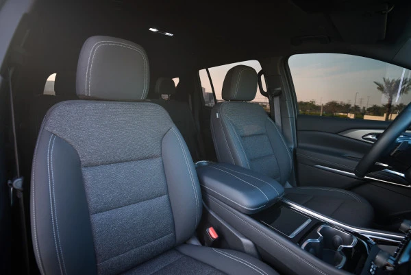 Черный Chevrolet Traverse Photo 7