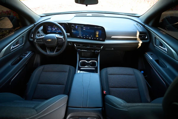 Черный Chevrolet Traverse Photo 8