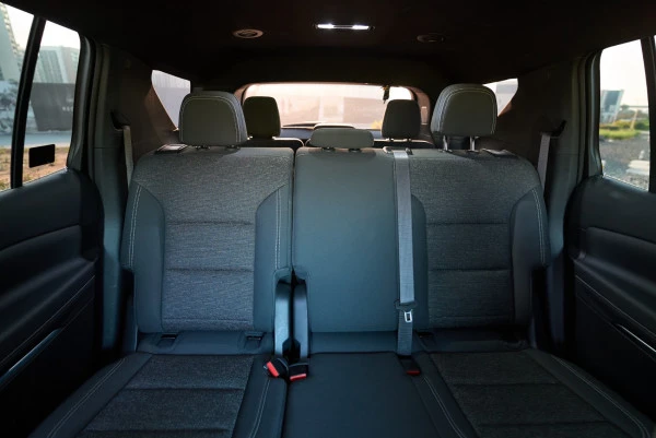 Черный Chevrolet Traverse Photo 9