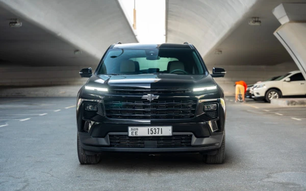 Черный Chevrolet Traverse Photo 2