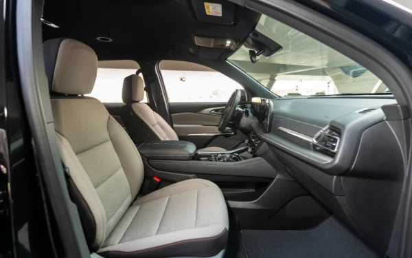 Черный Chevrolet Traverse Photo 7