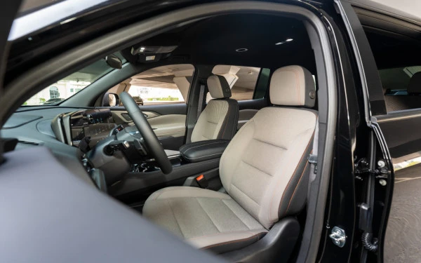 Черный Chevrolet Traverse Photo 11
